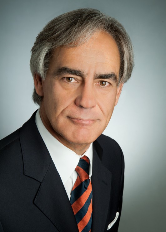 Portrait Dr. Stefan Flach